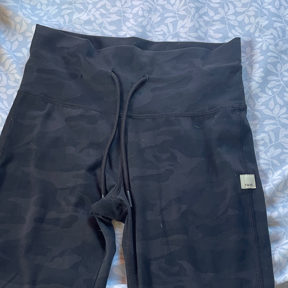 Vuori Black Camouflage Leggings
